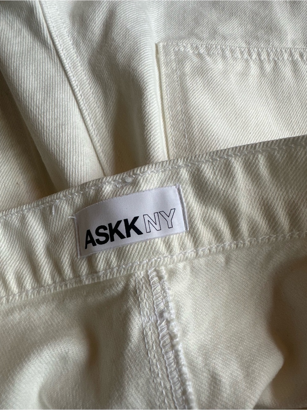 ASKK NY VIRGINIA SHORT IN IVORY size 24 like new designer 100% cotton denim - Picture 3 of 11